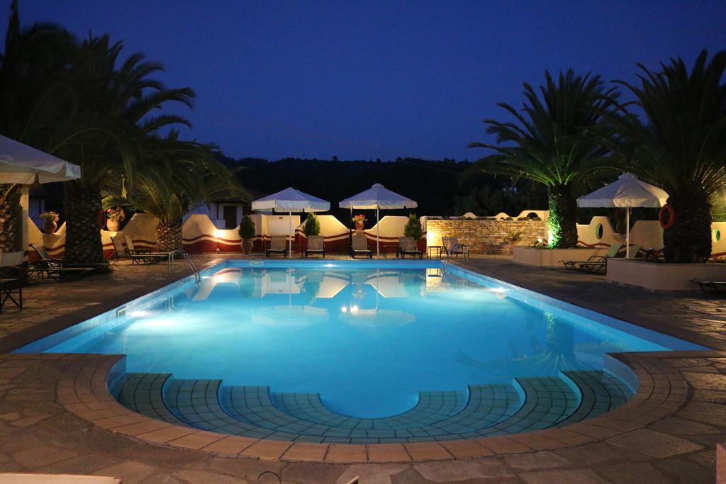 Kelyfos Hotel Neos Marmaras Buitenkant foto